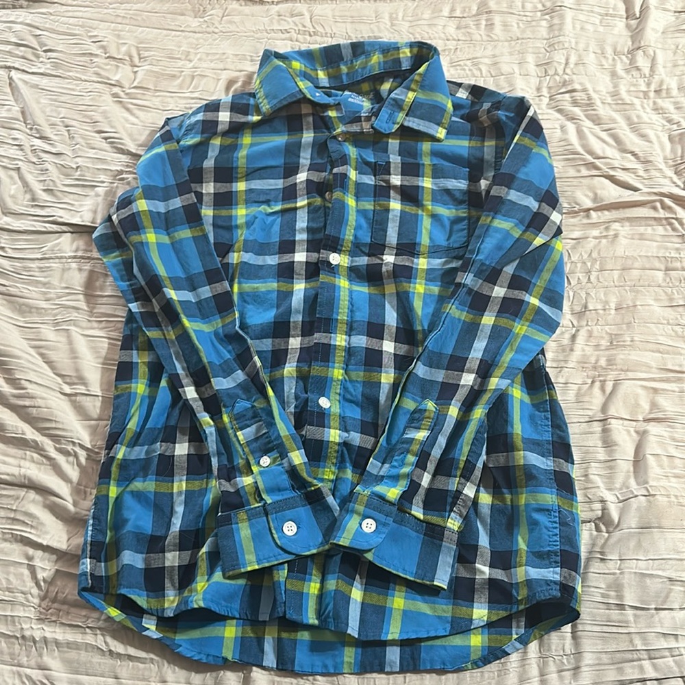 Boys size L plain button down shirt